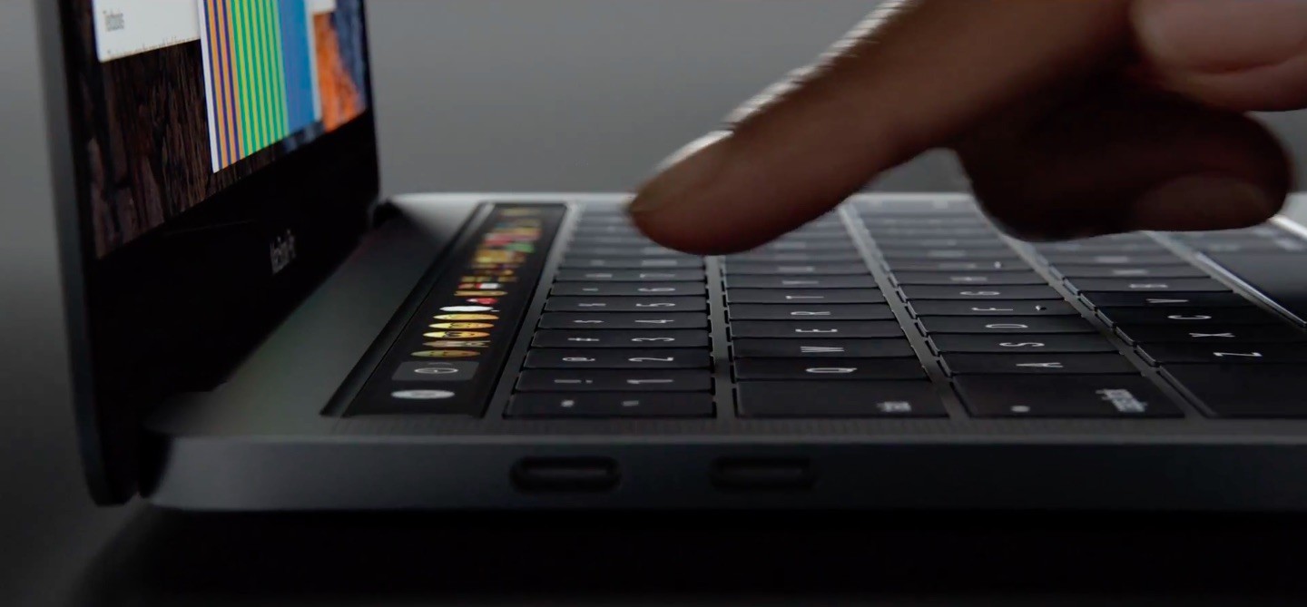 У MacBook залипают клавиши - фото