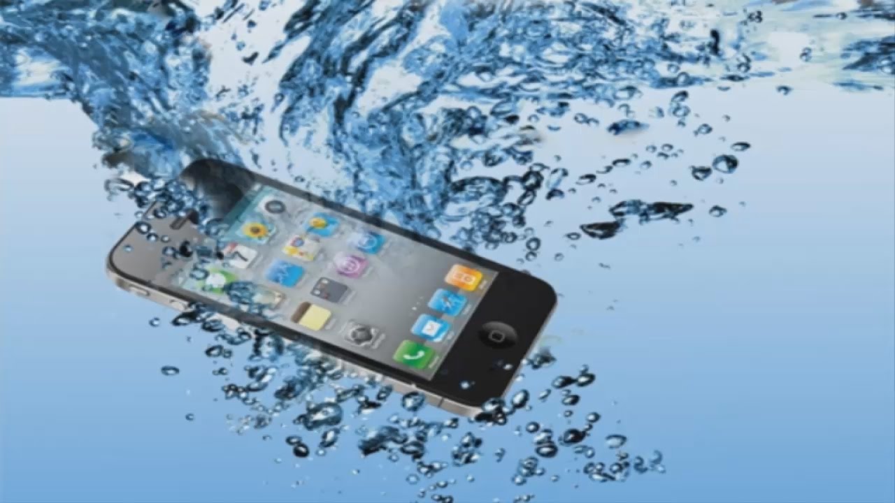 Телефон упал в воду - фото